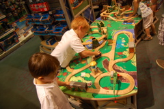 toys r us train table 3